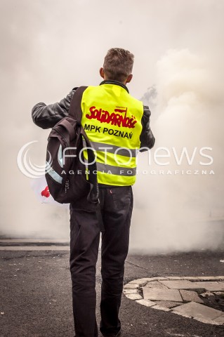 14.09.2013 WARSZAWA MANIFESTACJA ZWIAZKOWCOW W CENTRUM WARSZAWY N/Z STRAJK  