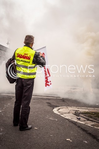  14.09.2013 WARSZAWA MANIFESTACJA ZWIAZKOWCOW W CENTRUM WARSZAWY N/Z STRAJK  