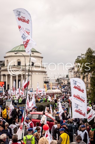  14.09.2013 WARSZAWA MANIFESTACJA ZWIAZKOWCOW W CENTRUM WARSZAWY N/Z STRAJK  