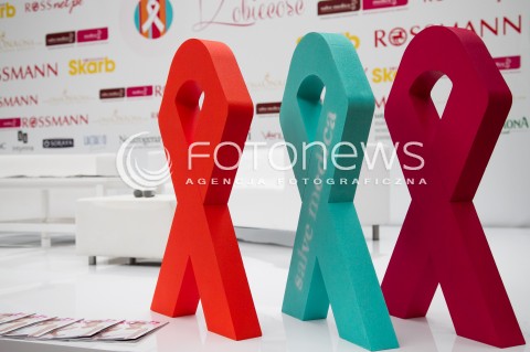  15.09.2013 LODZ MAMMOGRAFIA Z AGATA MLYNARSKA N/Z ZONKIL WSTAZKA SYMBOL WALKI Z RAKIEM   