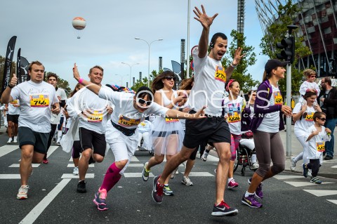 15.09.2013 WARSZAWA PRZEBIEG COLORFUN 5 KM W WARSZAWIE N/Z START UCZESTNICY  