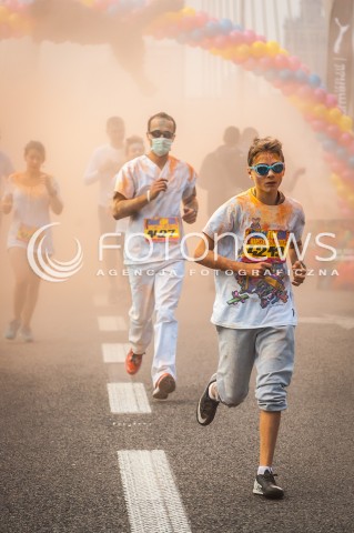  15.09.2013 WARSZAWA PRZEBIEG COLORFUN 5 KM W WARSZAWIE N/Z UCZESTNICY  