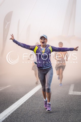  15.09.2013 WARSZAWA PRZEBIEG COLORFUN 5 KM W WARSZAWIE N/Z ANNA DERESZOWSKA  