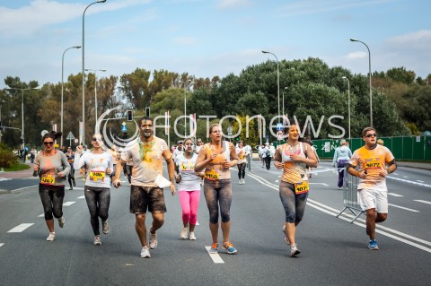  15.09.2013 WARSZAWA PRZEBIEG COLORFUN 5 KM W WARSZAWIE N/Z UCZESTNICY  