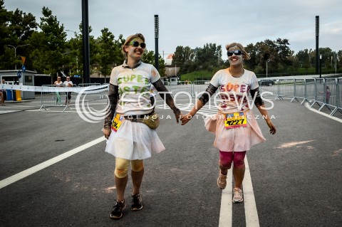  15.09.2013 WARSZAWA PRZEBIEG COLORFUN 5 KM W WARSZAWIE N/Z META UCZESTNICY  