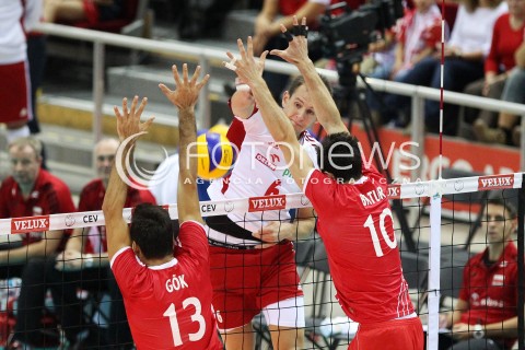  20.09.2013 GDANSK ERGO ARENA<br />SIATKOWKA MEZCZYZN<br />MISTRZOSTWA EUROPY W SIATKOWCE MEZCZYZN 2013 CEV VELUX<br />VOLLEYBALL EUROPEAN CHAMPIONSHIP MEN 2013 - FINAL ROUND <br />GRUPA B ( GROUP B )<br />POLSKA - TURCJA ( POLAND - TURKEY )<br />N/Z BARTOSZ KUREK EMIN GOK EMRE BATUR <br /> 