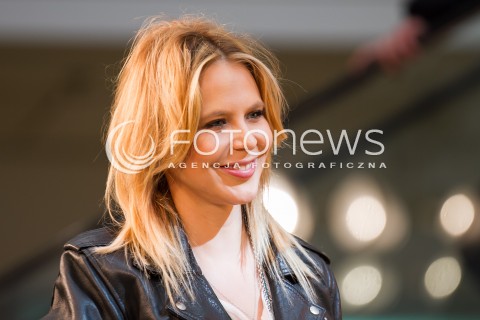  21.09.2013 LODZ MAJA SABLEWSKA NA POKAZIE MODY W GALERII LODZKIEJ N/Z MAJA SABLEWSKA SYLWETKA   