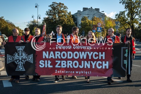  21.09.2013 WARSZAWA MARSZ NARODOWYCH SIL ZBROJNYCH W WARSZAWIE  W 71 ROCZNICE POWSTANIA NSZ N/Z  CZOLO MARSZU  