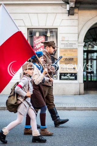  21.09.2013 WARSZAWA MARSZ NARODOWYCH SIL ZBROJNYCH W WARSZAWIE  W 71 ROCZNICE POWSTANIA NSZ N/Z GRUPA REKONSTRUKCYJNA  