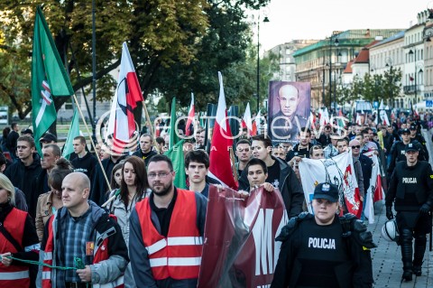  21.09.2013 WARSZAWA MARSZ NARODOWYCH SIL ZBROJNYCH W WARSZAWIE  W 71 ROCZNICE POWSTANIA NSZ N/Z PRZEMARSZ  