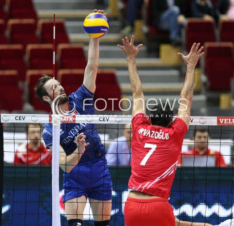  22.09.2013 GDANSK ERGO ARENA<br />SIATKOWKA MEZCZYZN<br />MISTRZOSTWA EUROPY W SIATKOWCE MEZCZYZN 2013 CEV VELUX<br />VOLLEYBALL EUROPEAN CHAMPIONSHIP MEN 2013 - FINAL ROUND <br />GRUPA B ( GROUP B )<br />TURCJA - FRANCJA ( TURKEY - FRANCE )<br />N/Z JULIEN LYNEEL CAN AYVAZOGLU <br /> 