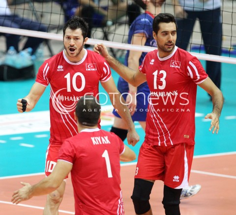  22.09.2013 GDANSK ERGO ARENA<br />SIATKOWKA MEZCZYZN<br />MISTRZOSTWA EUROPY W SIATKOWCE MEZCZYZN 2013 CEV VELUX<br />VOLLEYBALL EUROPEAN CHAMPIONSHIP MEN 2013 - FINAL ROUND <br />GRUPA B ( GROUP B )<br />TURCJA - FRANCJA ( TURKEY - FRANCE )<br />N/Z EMRE BATUR EMIN GOK ULAS KIYAK RADOSC EMOCJE <br /> 