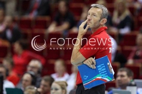 22.09.2013 GDANSK ERGO ARENA<br />SIATKOWKA MEZCZYZN<br />MISTRZOSTWA EUROPY W SIATKOWCE MEZCZYZN 2013 CEV VELUX<br />VOLLEYBALL EUROPEAN CHAMPIONSHIP MEN 2013 - FINAL ROUND <br />GRUPA B ( GROUP B )<br />TURCJA - FRANCJA ( TURKEY - FRANCE )<br />N/Z EMANUELE ZANINI HEAD COACH ( TRENER ) SYLWETKA <br /> 