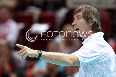  22.09.2013 GDANSK ERGO ARENA<br />SIATKOWKA MEZCZYZN<br />MISTRZOSTWA EUROPY W SIATKOWCE MEZCZYZN 2013 CEV VELUX<br />VOLLEYBALL EUROPEAN CHAMPIONSHIP MEN 2013 - FINAL ROUND <br />GRUPA B ( GROUP B )<br />TURCJA - FRANCJA ( TURKEY - FRANCE )<br />N/Z LAURENT TILLIE HEAD COACH ( TRENER ) SYLWETKA <br /> 