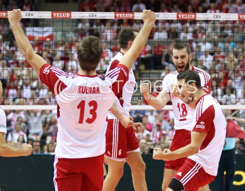  22.09.2013 GDANSK ERGO ARENA<br />SIATKOWKA MEZCZYZN<br />MISTRZOSTWA EUROPY W SIATKOWCE MEZCZYZN 2013 CEV VELUX<br />VOLLEYBALL EUROPEAN CHAMPIONSHIP MEN 2013 - FINAL ROUND <br />GRUPA B ( GROUP B )<br />POLSKA - SLOWACJA ( POLSKA - SLOWACJA )<br />N/Z FABIAN DRZYZGA MARCIN MOZDZONEK MICHAL KUBIAK RADOSC EMOCJE <br /> 