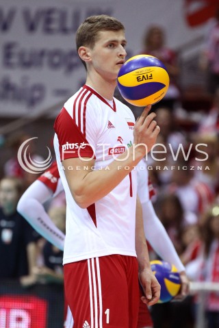  22.09.2013 GDANSK ERGO ARENA<br />SIATKOWKA MEZCZYZN<br />MISTRZOSTWA EUROPY W SIATKOWCE MEZCZYZN 2013 CEV VELUX<br />VOLLEYBALL EUROPEAN CHAMPIONSHIP MEN 2013 - FINAL ROUND <br />GRUPA B ( GROUP B )<br />POLSKA - SLOWACJA ( POLSKA - SLOWACJA )<br />N/Z PIOTR NOWAKOWSKI SYLWETKA ROLLER FINGER<br /> 