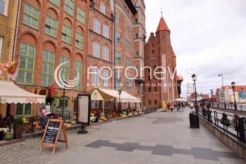  22.09.2013 GDANSK<br />MIASTO GDANSK WIDOK<br />GDANSK CITY VIEW<br />ZDJECIE ILUSTRACYJNE<br />N/Z DEPTAK ULICA DLUGA W GDANSKU<br />STARE MIASTO W GDANSKU<br />STAROWKA PORT PRZYSTAN KAMIENICE KAMIENICA<br /> 