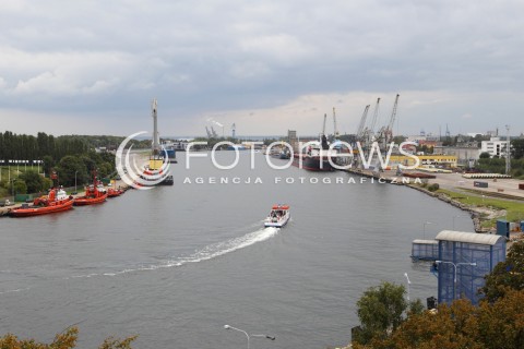  22.09.2013 GDANSK<br />MIASTO GDANSK WIDOK<br />GDANSK CITY VIEW<br />ZDJECIE ILUSTRACYJNE<br />N/Z STOCZNIA PORT STATKI DOK DOKI LODZ RZEKA PANORAMA<br /> 