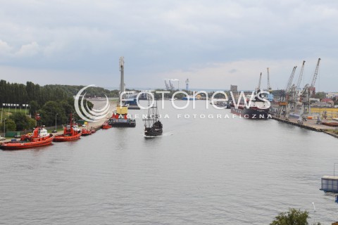  22.09.2013 GDANSK<br />MIASTO GDANSK WIDOK<br />GDANSK CITY VIEW<br />ZDJECIE ILUSTRACYJNE<br />N/Z STOCZNIA PORT STATKI DOK DOKI LODZ RZEKA PANORAMA<br /> 