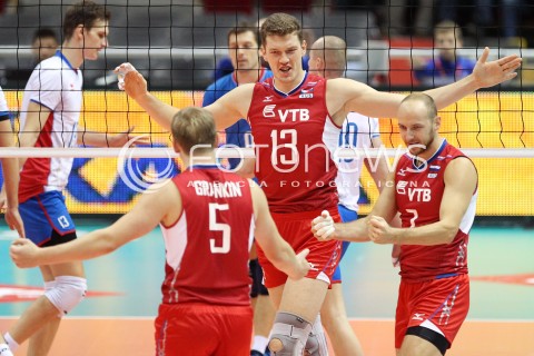  24.09.2013 GDANSK ERGO ARENA<br />SIATKOWKA MEZCZYZN<br />MISTRZOSTWA EUROPY W SIATKOWCE MEZCZYZN 2013 CEV VELUX<br />VOLLEYBALL EUROPEAN CHAMPIONSHIP MEN 2013 - FINAL ROUND <br />BARAZE O AWANS DO CWIERCFINALU<br />ROSJA - SLOWACJA ( RUSSIA - SLOVAKIA )<br />N/Z NIKOLAY APALIKOV SERGEY GRANKIN DMITRIY MUSERSKIY RADOSC EMOCJE <br /> 