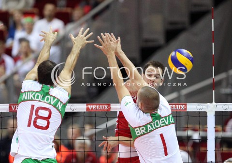  24.09.2013 GDANSK ERGO ARENA<br />SIATKOWKA MEZCZYZN<br />MISTRZOSTWA EUROPY W SIATKOWCE MEZCZYZN 2013 CEV VELUX<br />VOLLEYBALL EUROPEAN CHAMPIONSHIP MEN 2013 - FINAL ROUND <br />BARAZE O AWANS DO CWIERCFINALU<br />POLSKA - BULGARIA ( POLAND - BULGARIA )<br />N/Z BARTOSZ KUREK NIKOLOV NIKOLAY GEORGI BRATOEV <br /> 