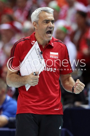  24.09.2013 GDANSK ERGO ARENA<br />SIATKOWKA MEZCZYZN<br />MISTRZOSTWA EUROPY W SIATKOWCE MEZCZYZN 2013 CEV VELUX<br />VOLLEYBALL EUROPEAN CHAMPIONSHIP MEN 2013 - FINAL ROUND <br />BARAZE O AWANS DO CWIERCFINALU<br />POLSKA - BULGARIA ( POLAND - BULGARIA )<br />N/Z ANDREA ANASTASI TRENER ( HEAD COACH ) SYLWETKA RADOSC EMOCJE <br /> 