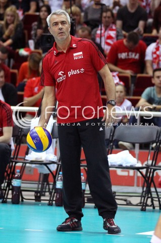  24.09.2013 GDANSK ERGO ARENA<br />SIATKOWKA MEZCZYZN<br />MISTRZOSTWA EUROPY W SIATKOWCE MEZCZYZN 2013 CEV VELUX<br />VOLLEYBALL EUROPEAN CHAMPIONSHIP MEN 2013 - FINAL ROUND <br />BARAZE O AWANS DO CWIERCFINALU<br />POLSKA - BULGARIA ( POLAND - BULGARIA )<br />N/Z ANDREA ANASTASI TRENER ( HEAD COACH ) SYLWETKA PILKA<br /> 