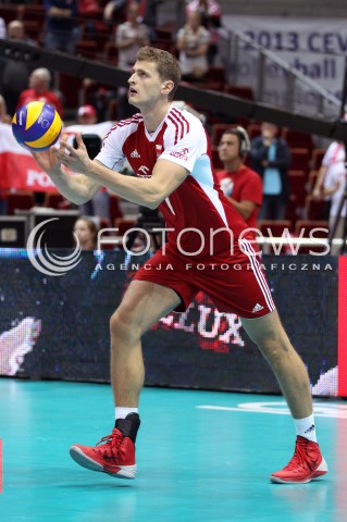  24.09.2013 GDANSK ERGO ARENA<br />SIATKOWKA MEZCZYZN<br />MISTRZOSTWA EUROPY W SIATKOWCE MEZCZYZN 2013 CEV VELUX<br />VOLLEYBALL EUROPEAN CHAMPIONSHIP MEN 2013 - FINAL ROUND <br />BARAZE O AWANS DO CWIERCFINALU<br />POLSKA - BULGARIA ( POLAND - BULGARIA )<br />N/Z PIOTR NOWAKOWSKI SYLWETKA <br /> 