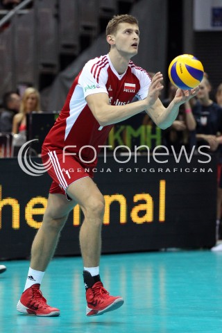  24.09.2013 GDANSK ERGO ARENA<br />SIATKOWKA MEZCZYZN<br />MISTRZOSTWA EUROPY W SIATKOWCE MEZCZYZN 2013 CEV VELUX<br />VOLLEYBALL EUROPEAN CHAMPIONSHIP MEN 2013 - FINAL ROUND <br />BARAZE O AWANS DO CWIERCFINALU<br />POLSKA - BULGARIA ( POLAND - BULGARIA )<br />N/Z PIOTR NOWAKOWSKI SYLWETKA <br /> 