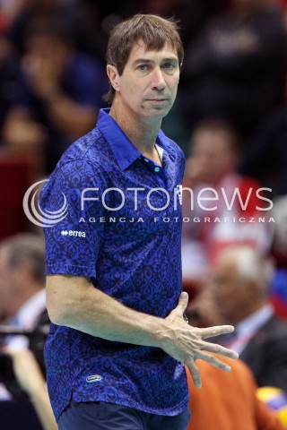  25.09.2013 GDANSK ERGO ARENA<br />SIATKOWKA MEZCZYZN<br />MISTRZOSTWA EUROPY W SIATKOWCE MEZCZYZN 2013 CEV VELUX<br />VOLLEYBALL EUROPEAN CHAMPIONSHIP MEN 2013 - FINAL ROUND <br />BARAZE O AWANS DO CWIERCFINALU<br />FRANCJA - ROSJA ( FRANCE - RUSSIA )<br />N/Z LAURENT TILLIE HEAD COACH ( TRENER ) SYLWETKA <br /> 