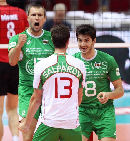  25.09.2013 GDANSK ERGO ARENA<br />SIATKOWKA MEZCZYZN<br />MISTRZOSTWA EUROPY W SIATKOWCE MEZCZYZN 2013 CEV VELUX<br />VOLLEYBALL EUROPEAN CHAMPIONSHIP MEN 2013 - FINAL ROUND <br />BARAZE O AWANS DO CWIERCFINALU<br />NIEMCY - BULGARIA ( GERMANY - BULGARIA )<br />N/Z VIKTOR YOSIFOV TODOR SKRIMOV TEODOR SALPAROV  RADOSC EMOCJE <br /> 