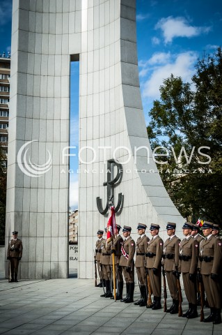  27.09.2013 WARSZAWA 74. ROCZNICA POWSTANIA POLSKIEGO PANSTWA PODZIEMNEGO N/Z POMNIK POLSKIEGO PANSTWA PODZIEMNEGO  