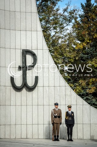  27.09.2013 WARSZAWA 74. ROCZNICA POWSTANIA POLSKIEGO PANSTWA PODZIEMNEGO N/Z POMNIK POLSKIEGO PANSTWA PODZIEMNEGO WARTA  