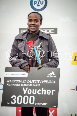  29.09.2013 WARSZAWA 35 PZU MARATON WARSZAWSKI N/Z DEKORACJA GOITETOM HAFTU TESHEMA  