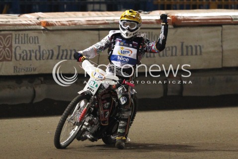  29.09.2013 RZESZOW ZUZEL SPEEDWAY <br />FINAL INDYWIDUALNYCH MISTRZOSTW EUROPY 2013 NA ZUZLU W RZESZOWIE<br />FINAL ROUND INDIVIDUAL SPEEDWAY EUROPEAN CHAMPIONSHIP IN RZESZOW<br />N/Z BIEG 2: MARTIN VACULIK (ZOLTY) RADOSC EMOCJE <br /> 
