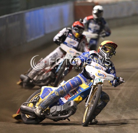  29.09.2013 RZESZOW ZUZEL SPEEDWAY <br />FINAL INDYWIDUALNYCH MISTRZOSTW EUROPY 2013 NA ZUZLU W RZESZOWIE<br />FINAL ROUND INDIVIDUAL SPEEDWAY EUROPEAN CHAMPIONSHIP IN RZESZOW<br />N/Z BIEG 5: MACIEJ JANOWSKI (CZERWONY), LUKASZ SOWKA (BIALY), ANDRIEJ KARPOW (ZOLTY)<br /> 
