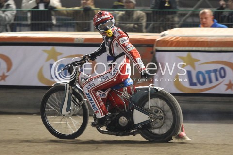  29.09.2013 RZESZOW ZUZEL SPEEDWAY <br />FINAL INDYWIDUALNYCH MISTRZOSTW EUROPY 2013 NA ZUZLU W RZESZOWIE<br />FINAL ROUND INDIVIDUAL SPEEDWAY EUROPEAN CHAMPIONSHIP IN RZESZOW<br />N/Z BIEG 12: MACIEJ JANOWSKI (CZERWONY)<br /> 