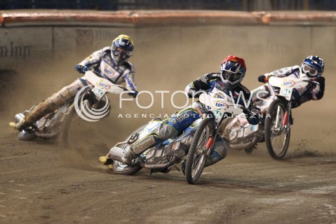  29.09.2013 RZESZOW ZUZEL SPEEDWAY <br />FINAL INDYWIDUALNYCH MISTRZOSTW EUROPY 2013 NA ZUZLU W RZESZOWIE<br />FINAL ROUND INDIVIDUAL SPEEDWAY EUROPEAN CHAMPIONSHIP IN RZESZOW<br />N/Z BIEG 17: ALES DRYML (CZERWONY), MARTIN VACULIK (NIEBIESKI), FREDRIK LINDGREN (ZOLTY)<br /> 