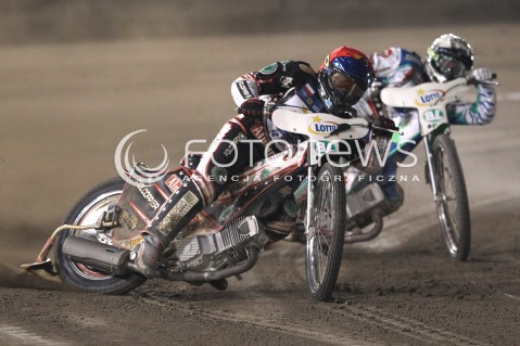  29.09.2013 RZESZOW ZUZEL SPEEDWAY <br />FINAL INDYWIDUALNYCH MISTRZOSTW EUROPY 2013 NA ZUZLU W RZESZOWIE<br />FINAL ROUND INDIVIDUAL SPEEDWAY EUROPEAN CHAMPIONSHIP IN RZESZOW<br />N/Z BIEG 21: GRZEGORZ ZENGOTA (CZERWONY), HANS ANDERSEN (BIALY)<br /> 