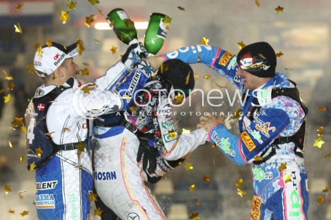  29.09.2013 RZESZOW ZUZEL SPEEDWAY <br />FINAL INDYWIDUALNYCH MISTRZOSTW EUROPY 2013 NA ZUZLU W RZESZOWIE<br />FINAL ROUND INDIVIDUAL SPEEDWAY EUROPEAN CHAMPIONSHIP IN RZESZOW<br />N/Z MARTIN VACULIK NICKI PEDERSEN GRIGORIJ LAGUTA SZAMPAN RADOSC PODIUM MEDAL PUCHAR EMOCJE<br /> 