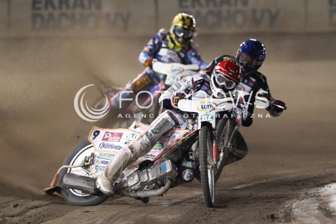  29.09.2013 RZESZOW ZUZEL SPEEDWAY <br />FINAL INDYWIDUALNYCH MISTRZOSTW EUROPY 2013 NA ZUZLU W RZESZOWIE<br />FINAL ROUND INDIVIDUAL SPEEDWAY EUROPEAN CHAMPIONSHIP IN RZESZOW<br />N/Z BIEG 22 FINAL: MARTIN VACULIK (CZERWONY), GRZEGORZ ZENGOTA (NIEBIESKI), GRIGORIJ LAGUTA (ZOLTY)<br /> 