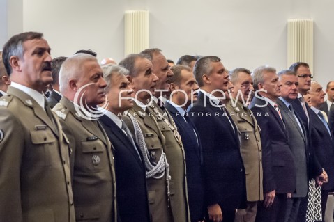  01.10.2013 WARSZAWA INAUGURACJA ROKU AKADEMICKIEGO 2013 2014 W AKADEMII OBRONY NARODOWEJ Z UDZIALEM PREMIERA DONALDA TUSKA N/Z PREMIER DONALD TUSK MINISTER OBRONY NARODOWEJ TOMASZ SIEMONIAK  
