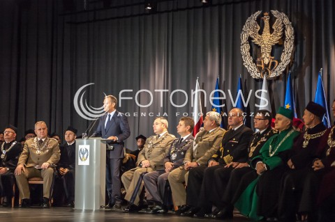  01.10.2013 WARSZAWA INAUGURACJA ROKU AKADEMICKIEGO 2013 2014 W AKADEMII OBRONY NARODOWEJ Z UDZIALEM PREMIERA DONALDA TUSKA N/Z PREMIER DONALD TUSK  