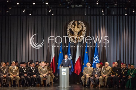  01.10.2013 WARSZAWA INAUGURACJA ROKU AKADEMICKIEGO 2013 2014 W AKADEMII OBRONY NARODOWEJ Z UDZIALEM PREMIERA DONALDA TUSKA N/Z PREMIER DONALD TUSK  