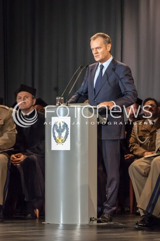  01.10.2013 WARSZAWA INAUGURACJA ROKU AKADEMICKIEGO 2013 2014 W AKADEMII OBRONY NARODOWEJ Z UDZIALEM PREMIERA DONALDA TUSKA N/Z PREMIER DONALD TUSK  