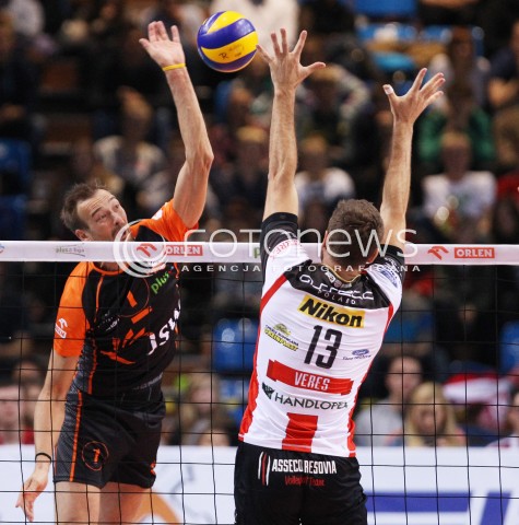  04.10.2013 RZESZOW<br />SIATKOWKA MEZCZYZN<br />MECZ TOWARZYSKI<br />ASSECO RESOVIA - JASTRZEBSKI WEGIEL<br />N/Z MICHAL LASKO PETER VERES <br /> 