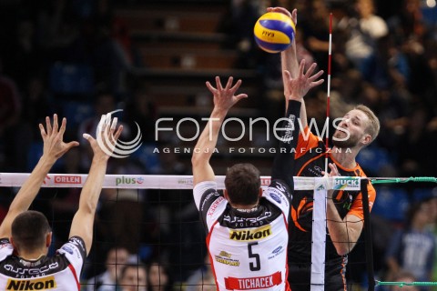  04.10.2013 RZESZOW<br />SIATKOWKA MEZCZYZN<br />MECZ TOWARZYSKI<br />ASSECO RESOVIA - JASTRZEBSKI WEGIEL<br />N/Z THOMAS JARMOC LUKAS TICHACEK WOJCIECH GRZYB <br /> 