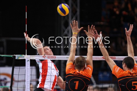  04.10.2013 RZESZOW<br />SIATKOWKA MEZCZYZN<br />MECZ TOWARZYSKI<br />ASSECO RESOVIA - JASTRZEBSKI WEGIEL<br />N/Z DAWID KONARSKI MICHAL LASKO ALEN PAJENK <br /> 