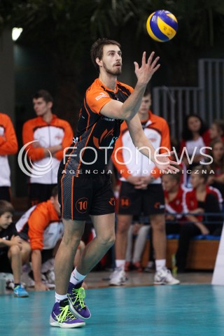  04.10.2013 RZESZOW<br />SIATKOWKA MEZCZYZN<br />MECZ TOWARZYSKI<br />ASSECO RESOVIA - JASTRZEBSKI WEGIEL<br />N/Z SIMON VAN DE VOORDE SYLWETKA<br /> 