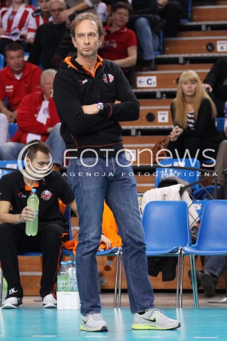  04.10.2013 RZESZOW<br />SIATKOWKA MEZCZYZN<br />MECZ TOWARZYSKI<br />ASSECO RESOVIA - JASTRZEBSKI WEGIEL<br />N/Z LORENZO BERNARDI ( TRENER ) SYLWETKA<br /> 